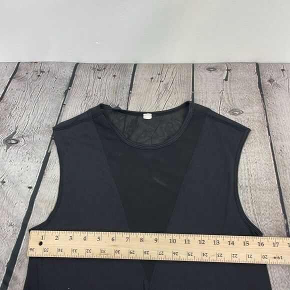 Lululemon Lab Edge Tee Sleeveless Tank Top Black Knit Mesh "V" Insert size Small - Picture 7 of 14